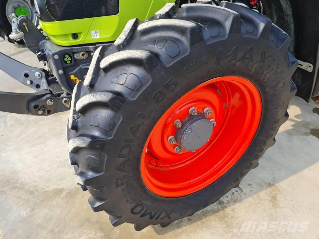CLAAS Arion 440 CIS Traktori
