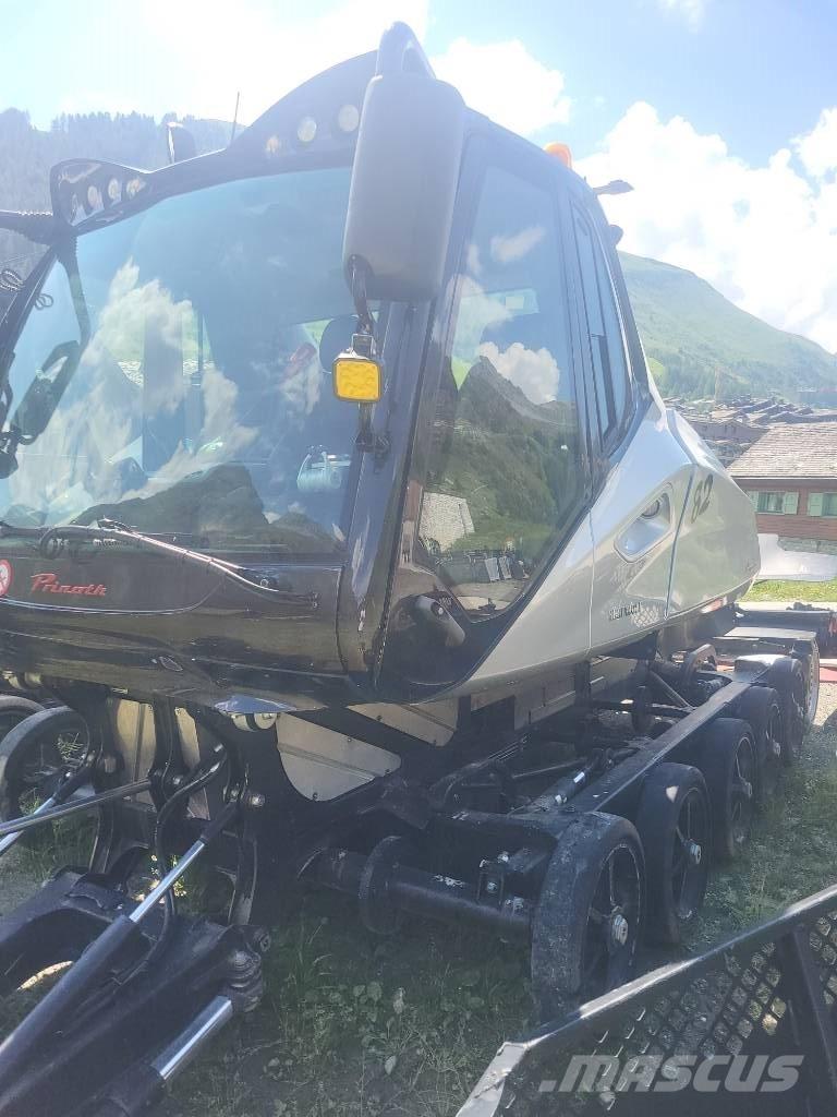 Prinoth New leitwolf Sniega traktori