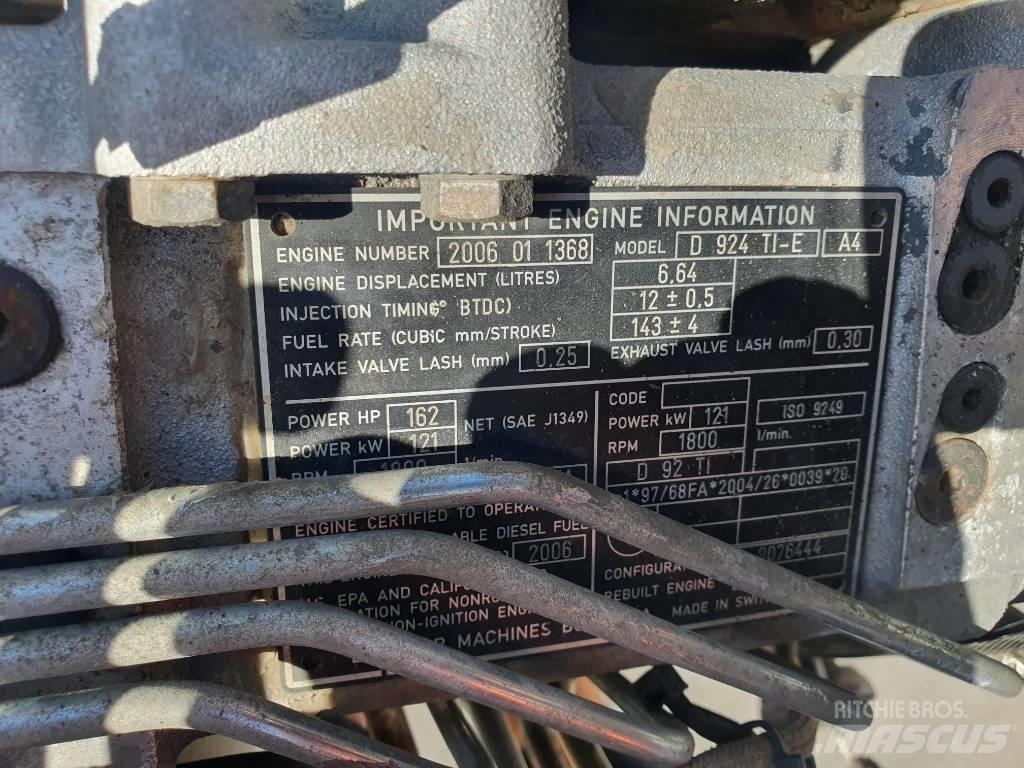 Liebherr D924 TIE A4 Dzinēji