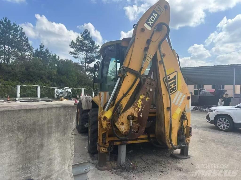 JCB 4 CX Kāpurķēžu ekskavatori