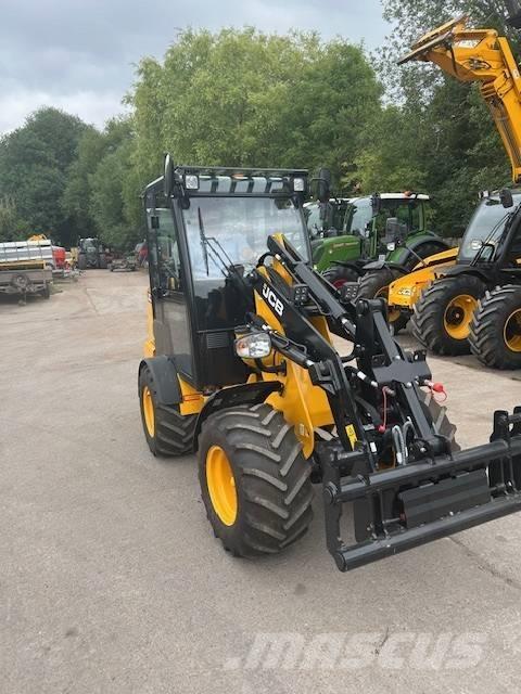 JCB 403 PLUS Lauksaimniecības pacēlāji