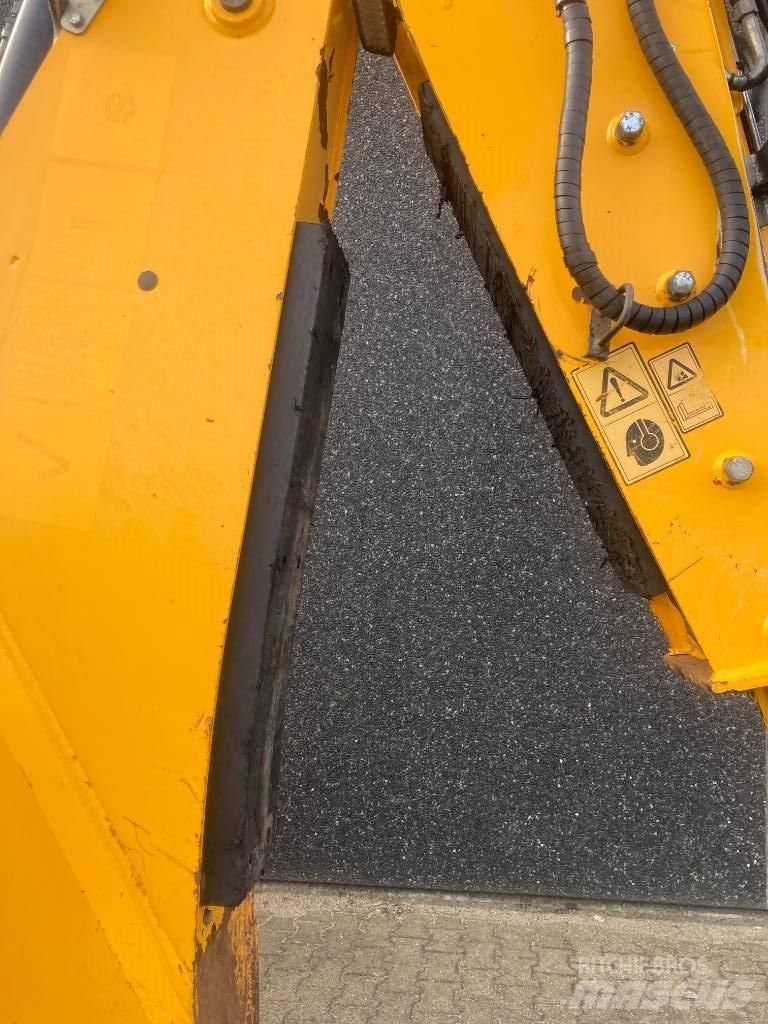 JCB 4 CX Ekskavatori-iekrāvēji