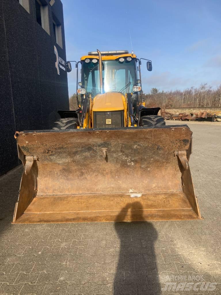 JCB 4 CX Ekskavatori-iekrāvēji