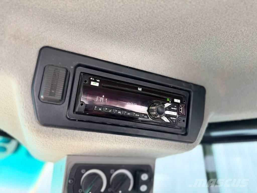 CAT 972M Iekrāvēji uz riteņiem