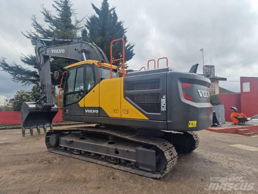 Volvo EC 250 ELN Kāpurķēžu ekskavatori