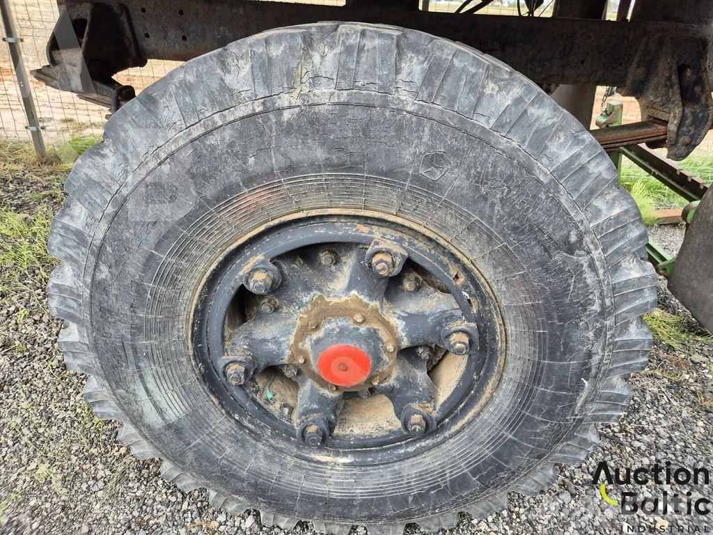 MAZ 8926 Tents puspiekabes