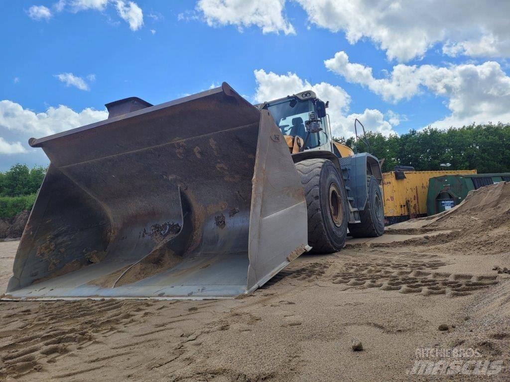 Liebherr L 586 Iekrāvēji uz riteņiem