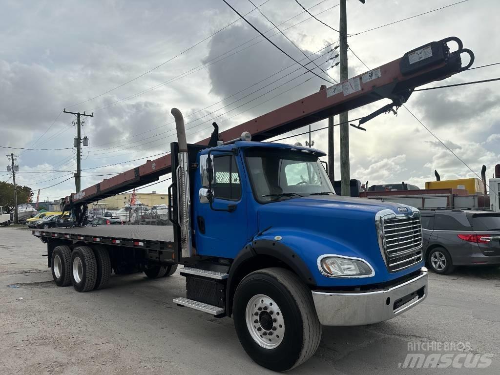 Freightliner M2 Platformas/izkraušana no sāniem