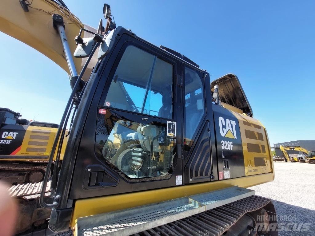 CAT 326 F L Kāpurķēžu ekskavatori