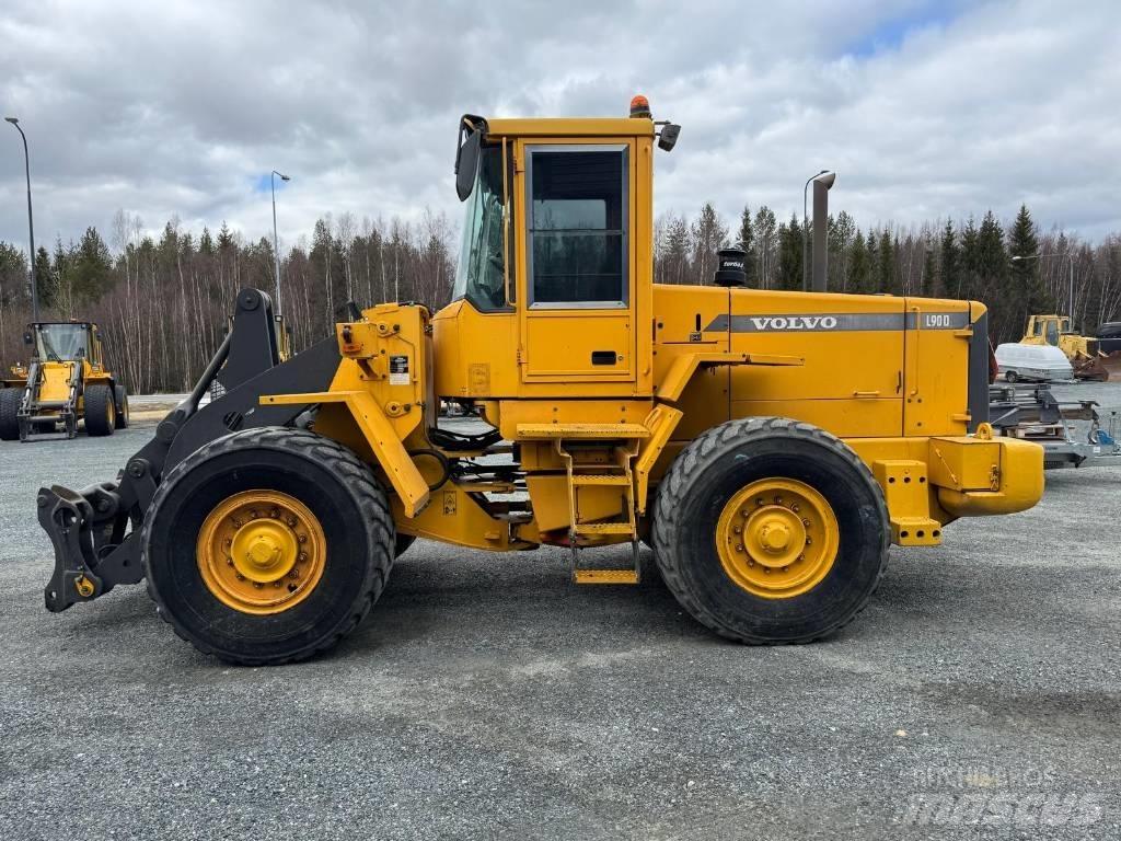Volvo L 90 D Iekrāvēji uz riteņiem