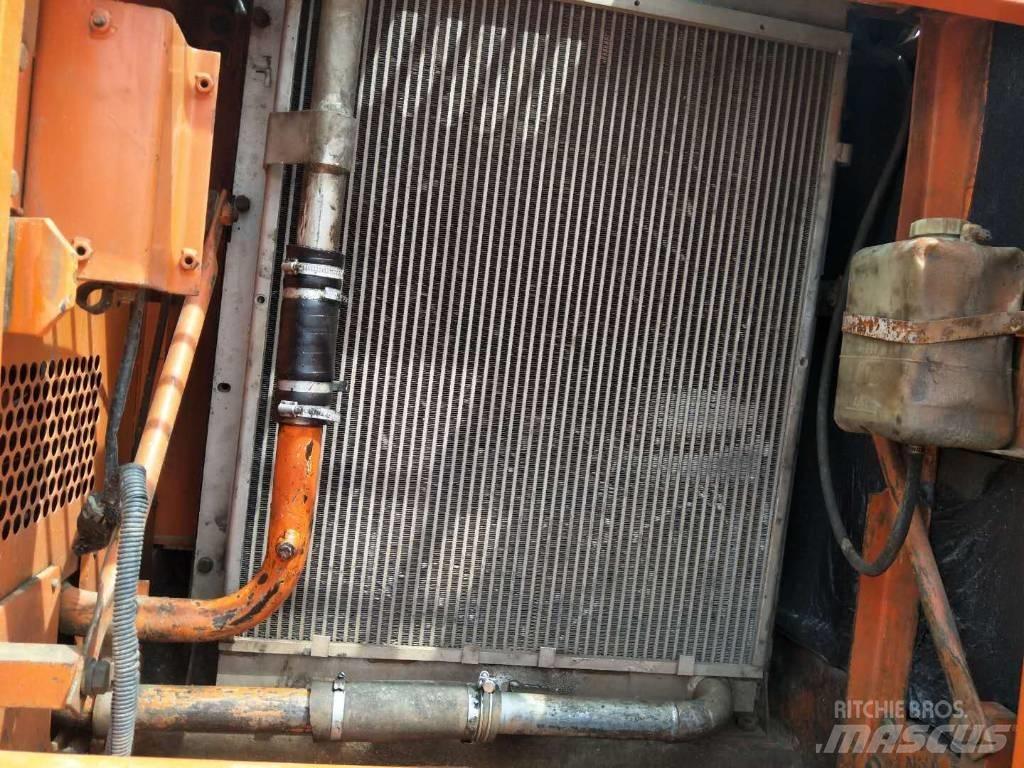 Doosan DX 225 LC Kāpurķēžu ekskavatori