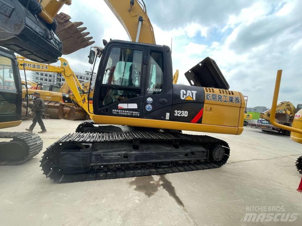 CAT 323D Kāpurķēžu ekskavatori
