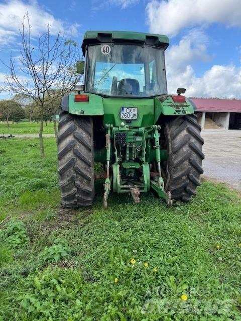 John Deere 8200 Traktori