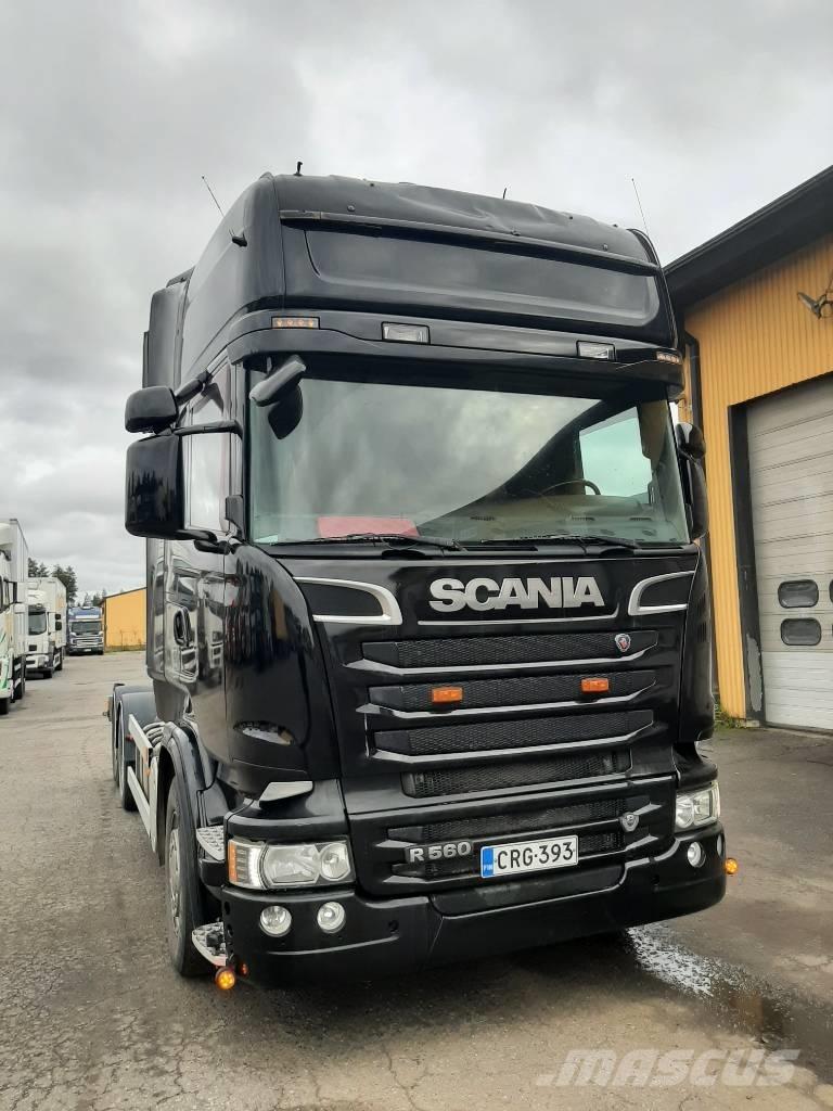 Scania R 560 Treileri ar āķi