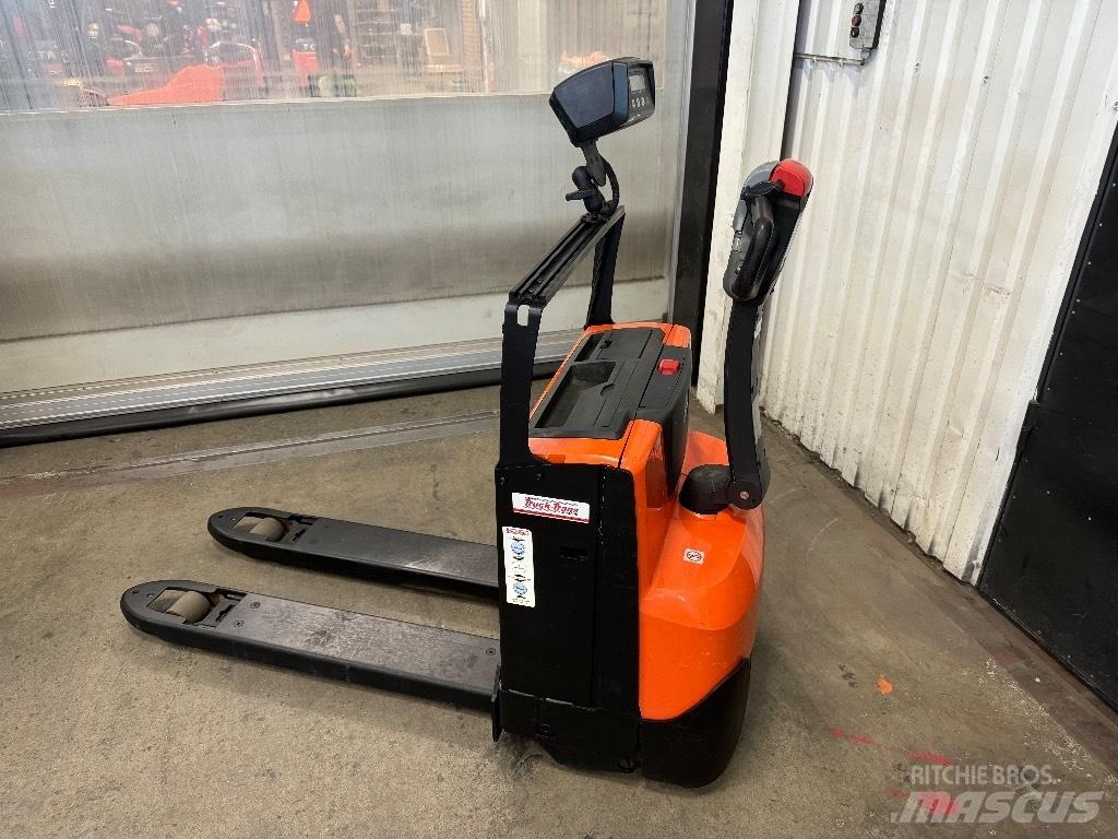 Toyota LWE180 Zemie palešu pacēlāji
