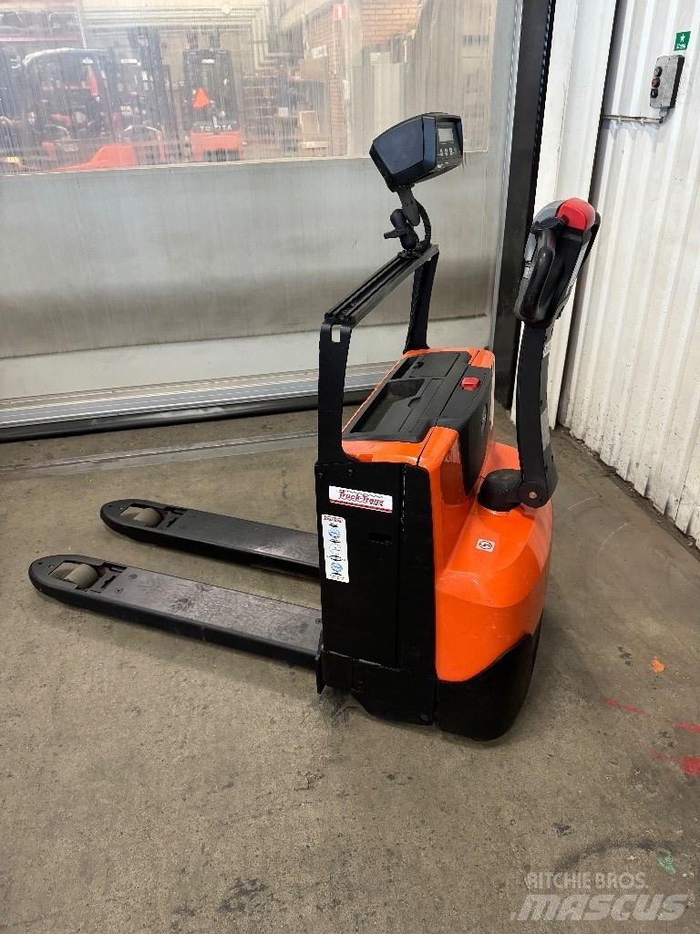 Toyota LWE180 Zemie palešu pacēlāji