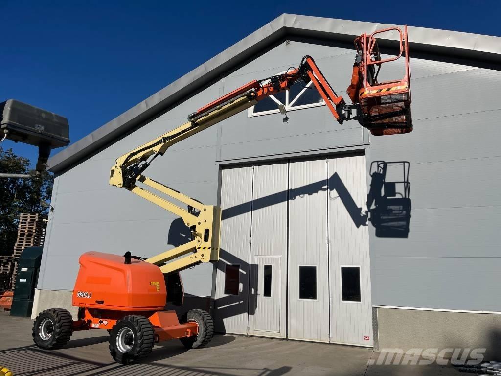 JLG 520 AJ Strēles pacēlāji