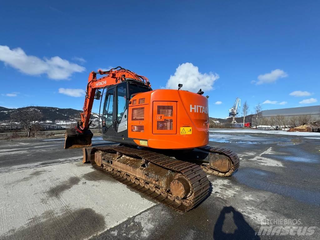 Hitachi ZX 225 US Kāpurķēžu ekskavatori