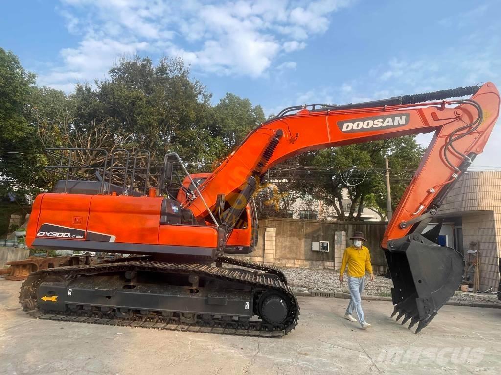 Doosan DX300LC-9C Kāpurķēžu ekskavatori