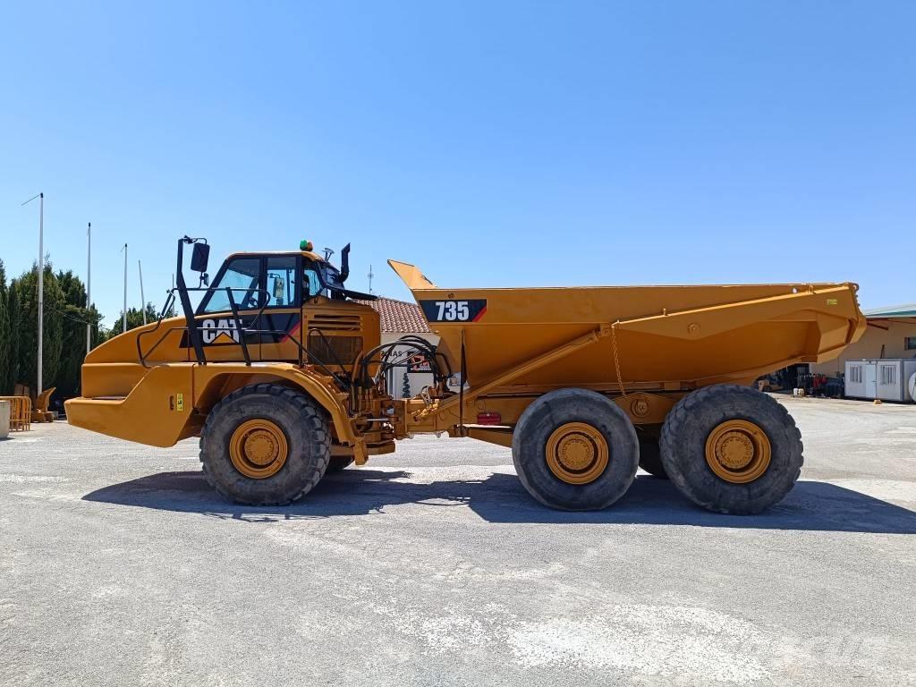 CAT 735 Artikulētie pašizgāzēji