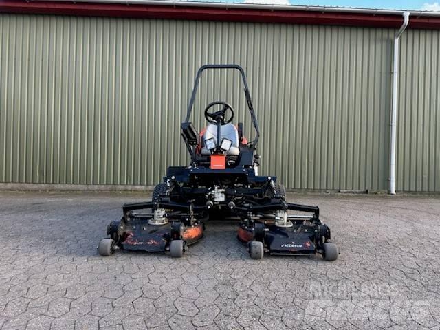 Jacobsen AR331 Mauriņa pļāvēji nelīdzenai videi