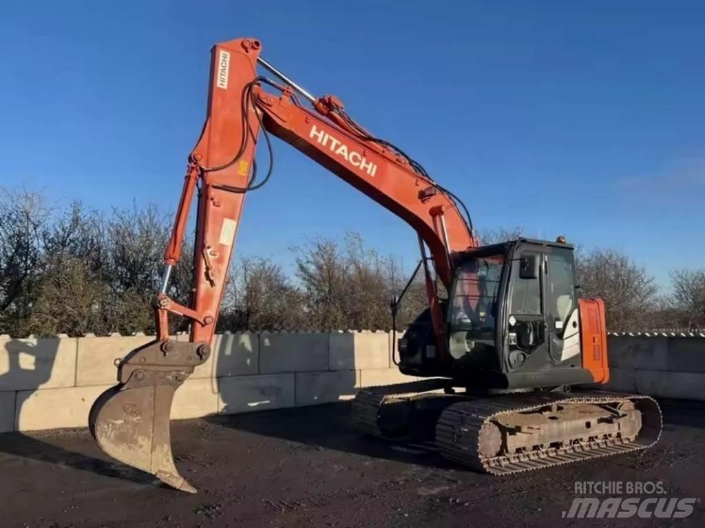 Hitachi ZX 135 Kāpurķēžu ekskavatori