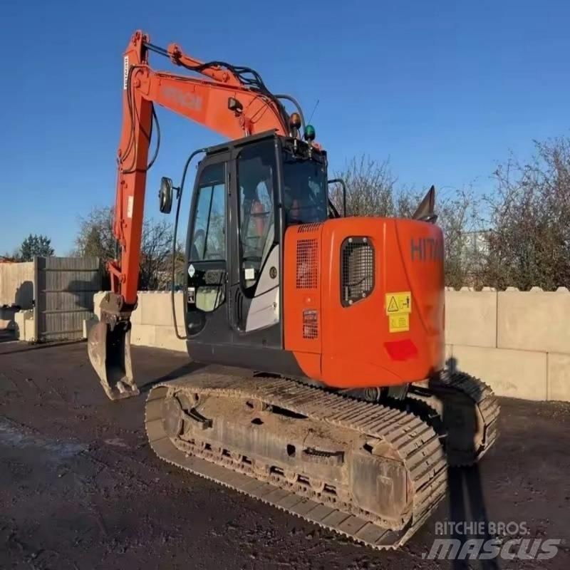 Hitachi ZX 135 Kāpurķēžu ekskavatori