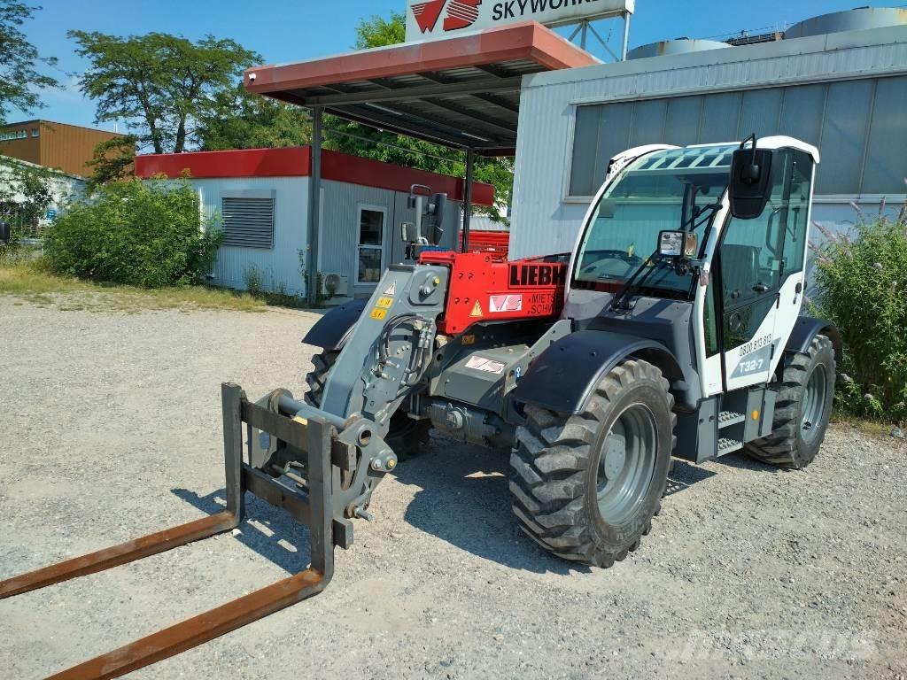 Liebherr T 32-7 Teleskopiskie manipulatori