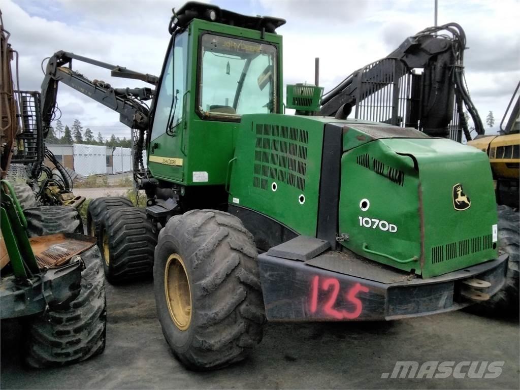 John Deere 1070 D Harvesteri
