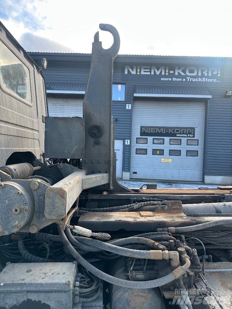 Scania P420 6x2*4 Treileri ar āķi