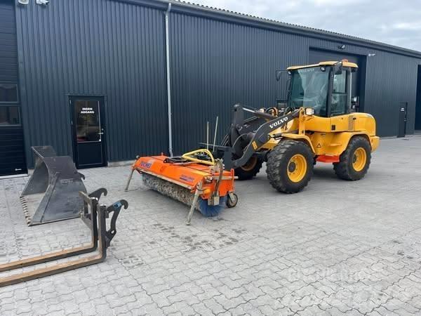 Volvo L 30 G Iekrāvēji uz riteņiem