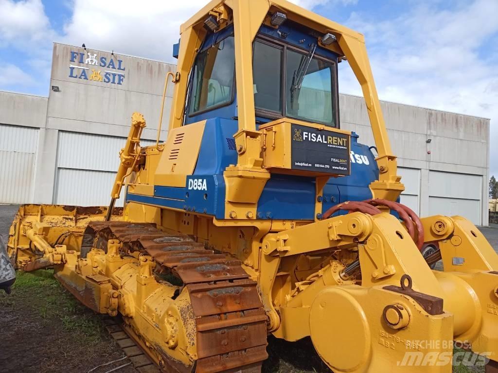 Komatsu D 85 A-21 Kāpurķēžu buldozeri