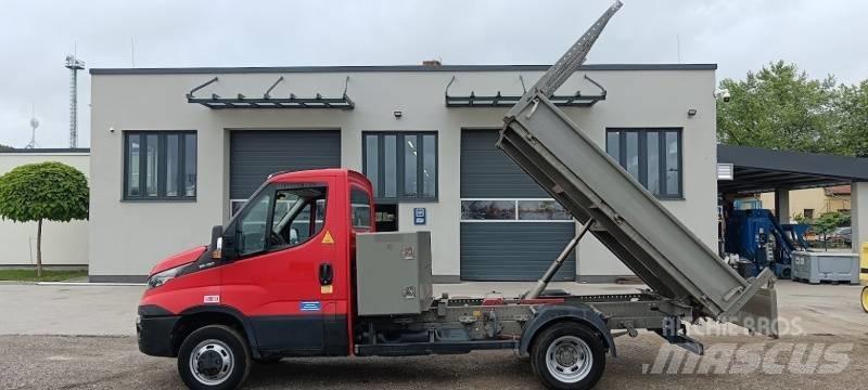 Iveco 35C13 - Tipper Pašizgāzējs