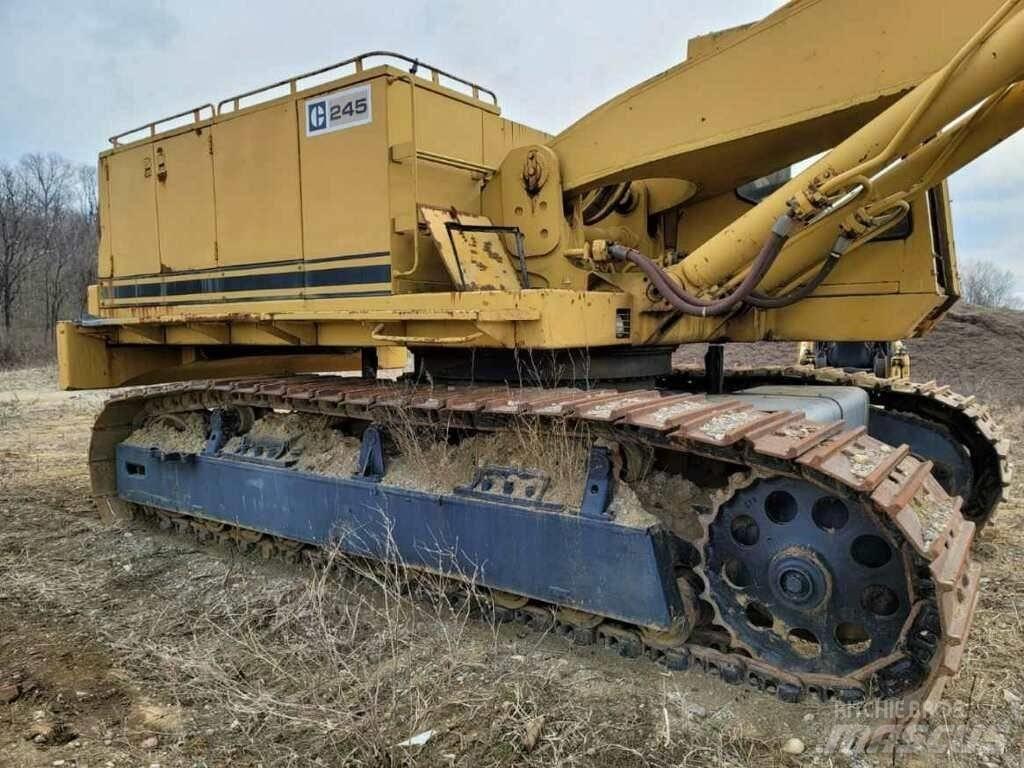 CAT 245 Kāpurķēžu ekskavatori