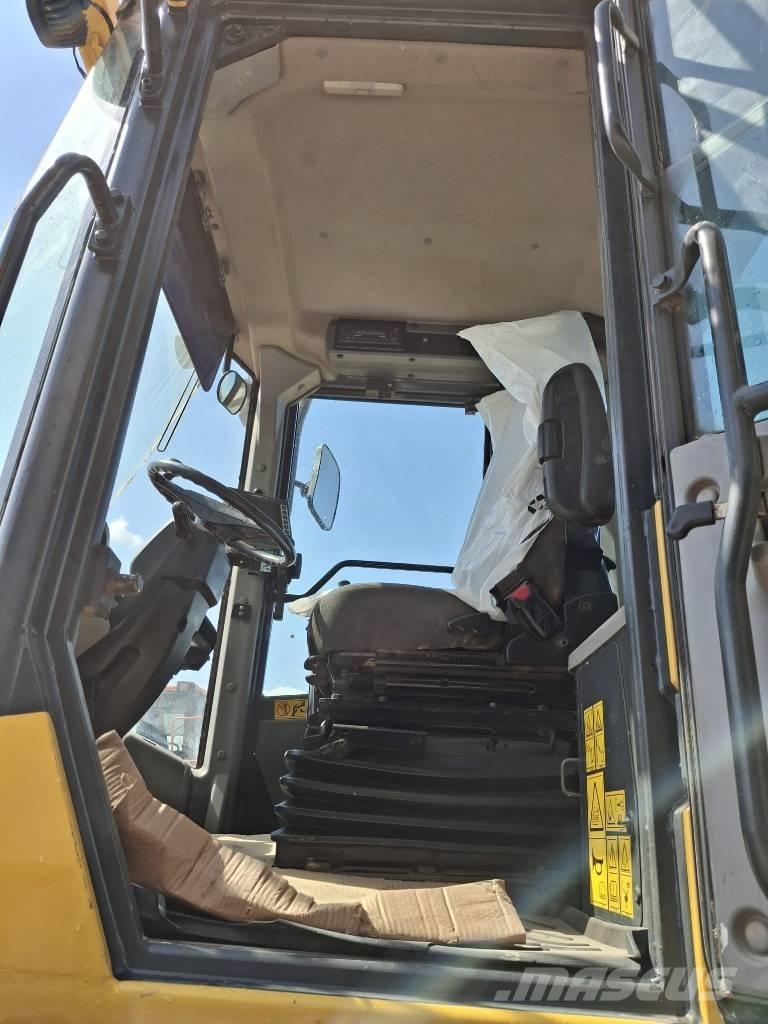 Komatsu WA 380-8 Mini iekrāvēji