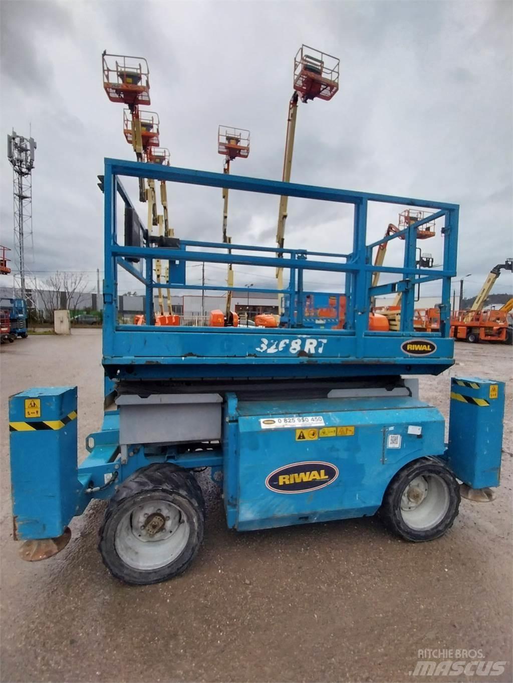 Genie GS3268RT Šķerveida pacēlāji
