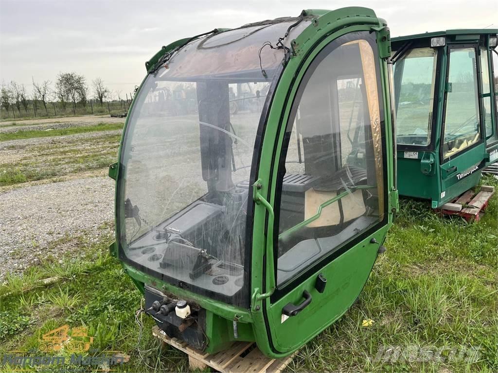 John Deere 1470E Kabīnes un interjers