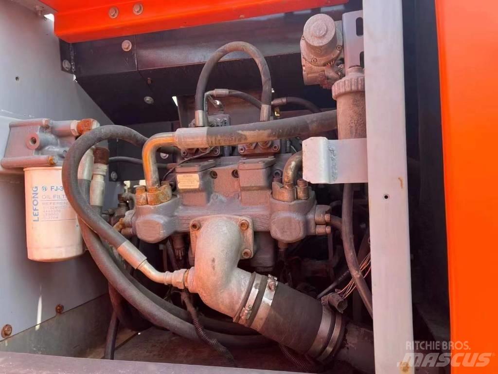 Hitachi Zaxis 240 Kāpurķēžu ekskavatori