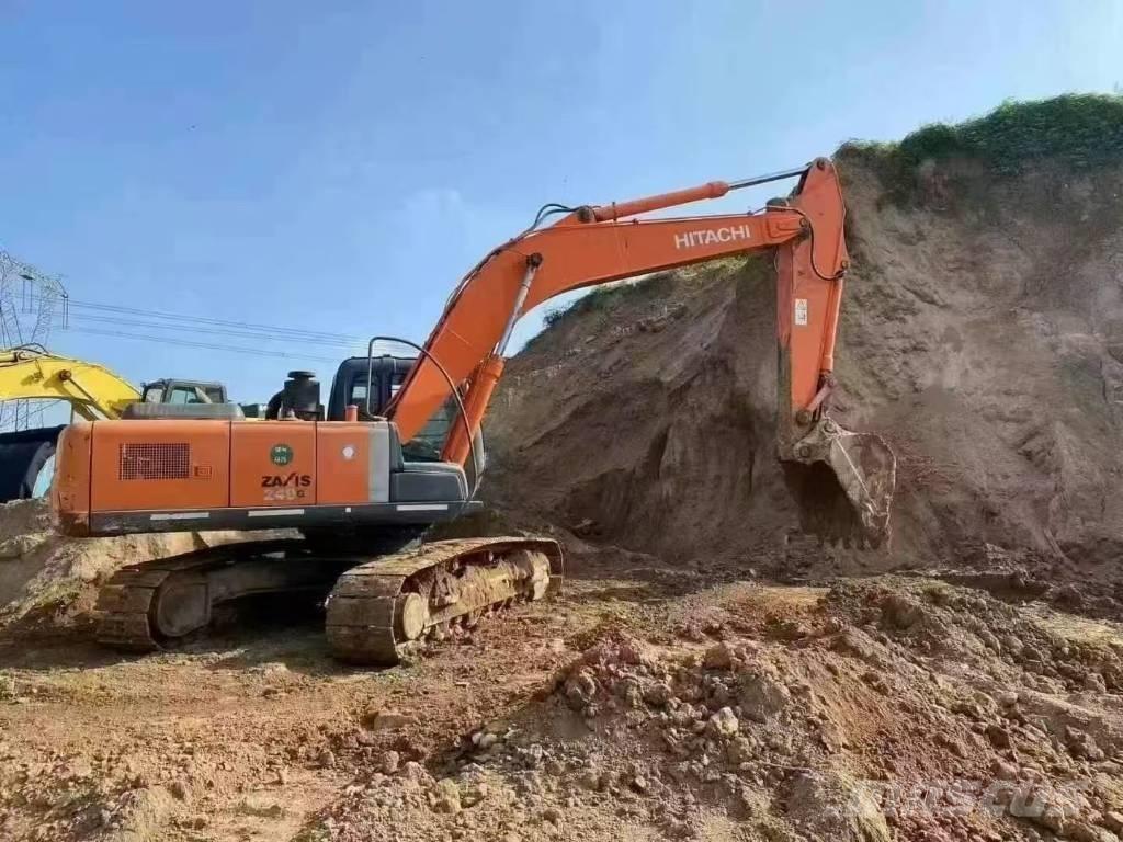 Hitachi ZX240 Kāpurķēžu ekskavatori