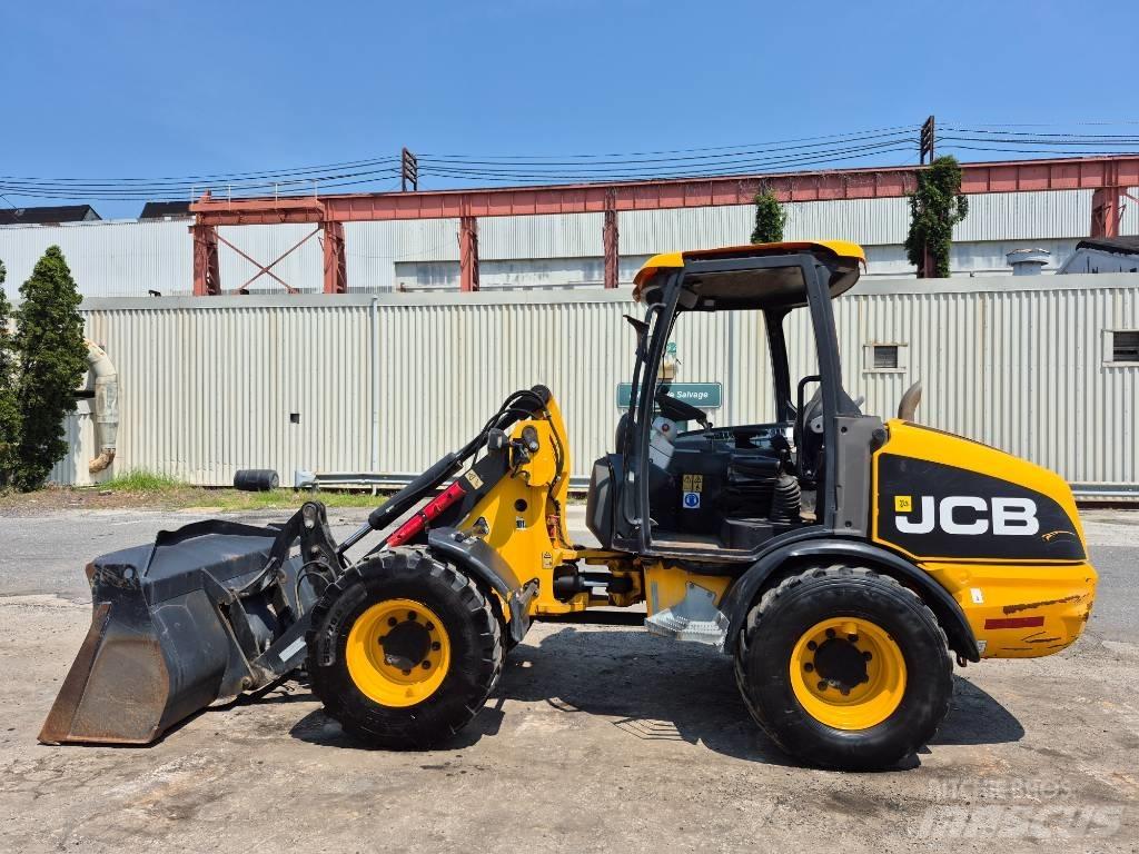 JCB 406 B Iekrāvēji uz riteņiem