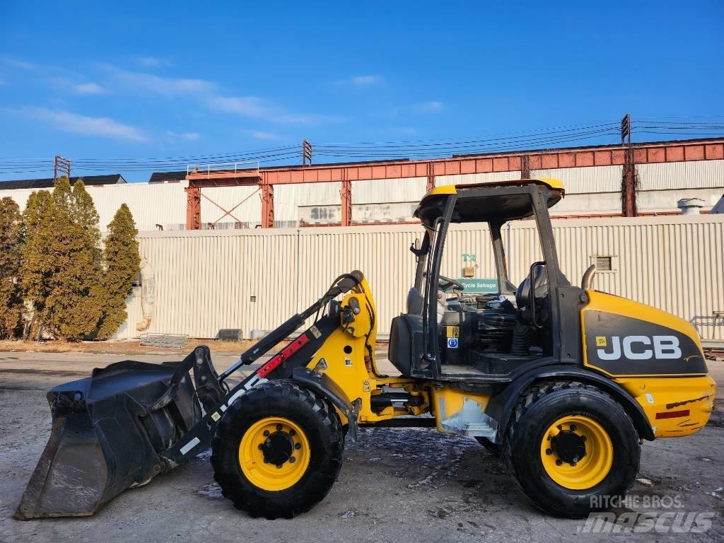 JCB 406 B Iekrāvēji uz riteņiem