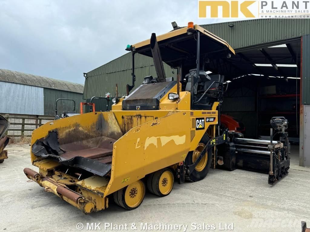 CAT AP 500 F Asfalta klājēji