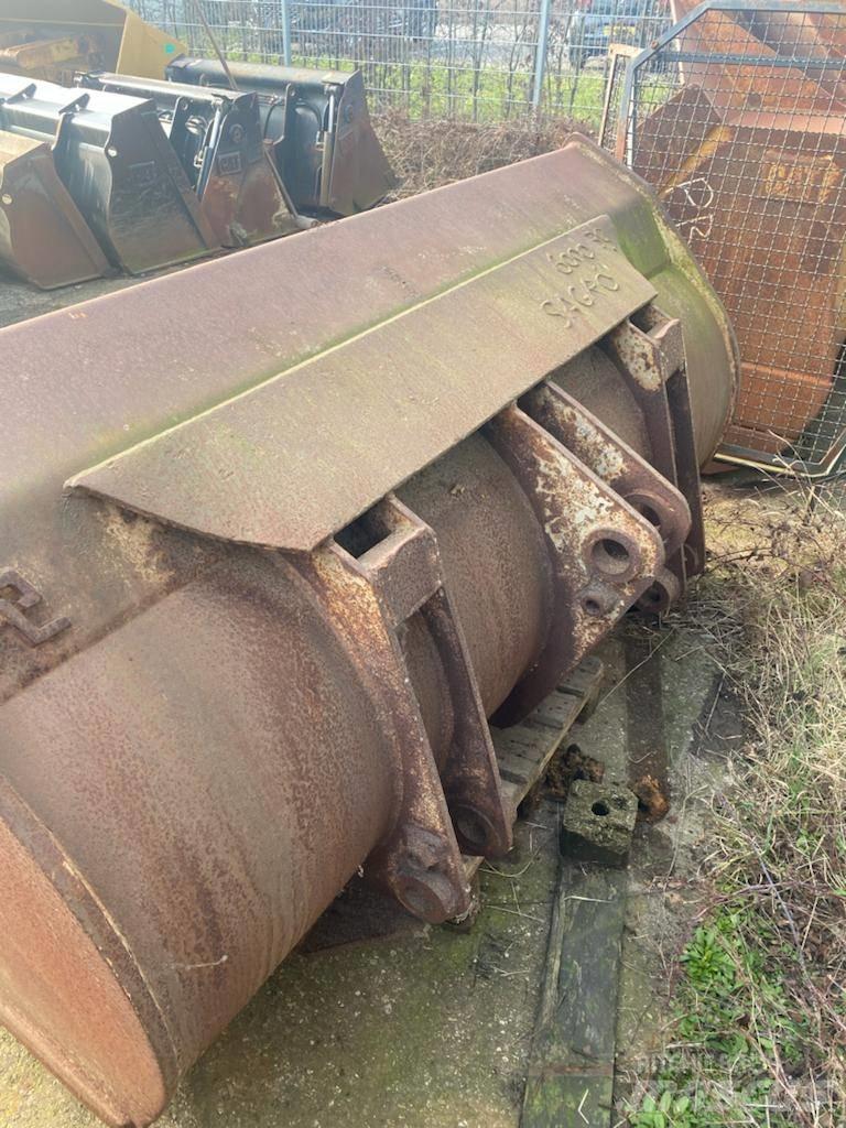 CAT 953 Kausi