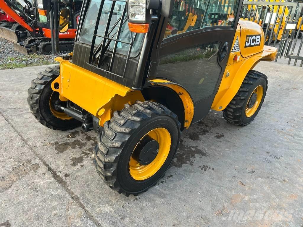 JCB 520-40 Teleskopiskie manipulatori