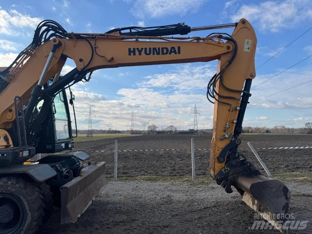 Hyundai HW140 Ekskavatori uz riteņiem