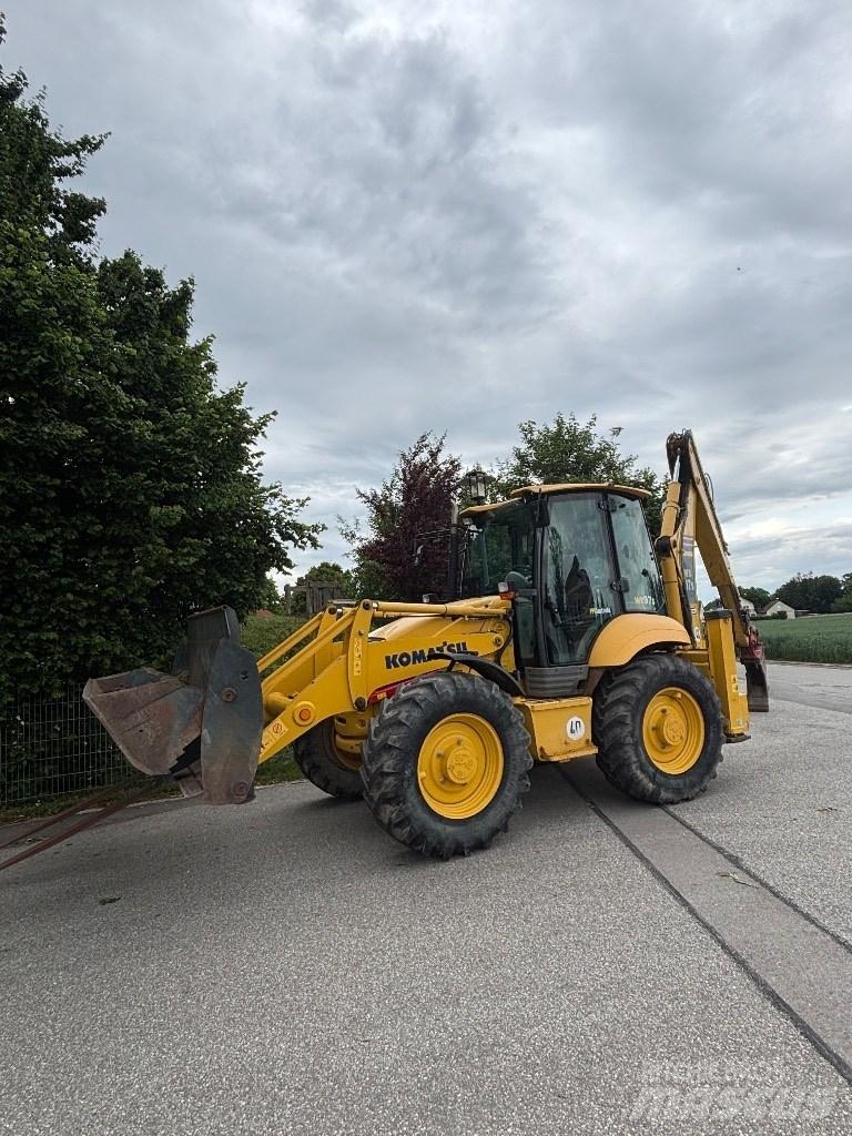 Komatsu WB 97 S Ekskavatori-iekrāvēji
