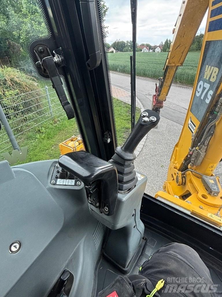 Komatsu WB 97 S Ekskavatori-iekrāvēji