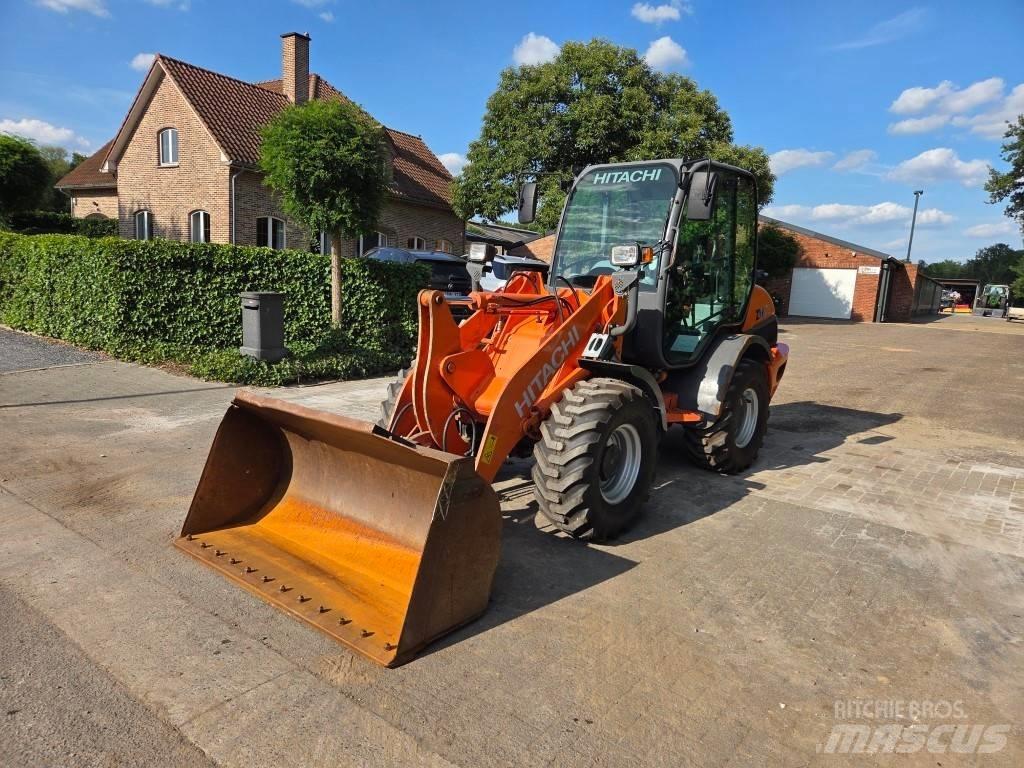Hitachi ZW 75 Iekrāvēji uz riteņiem
