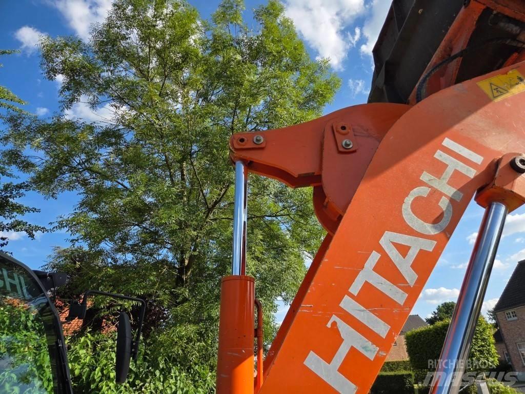 Hitachi ZW 75 Iekrāvēji uz riteņiem