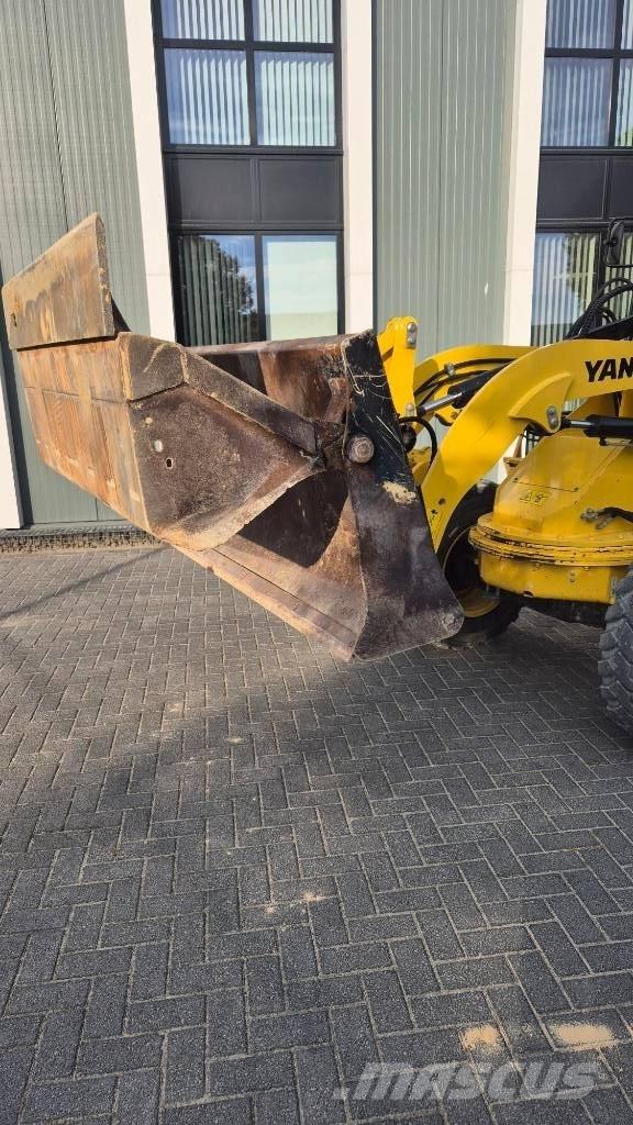 Yanmar V70s Iekrāvēji uz riteņiem